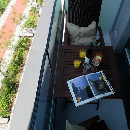 Charming With A Balcony In A Great Location Apartment