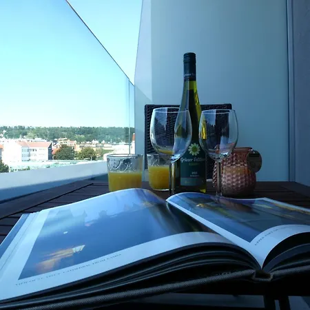 Апартаменты Charming With A Balcony In A Great Location Прага