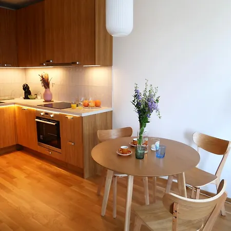Charming With A Balcony In A Great Location Daire *